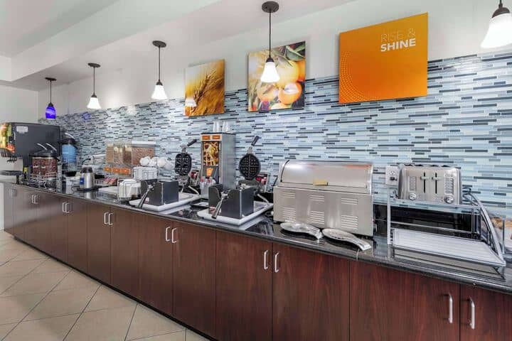 Breakfast area